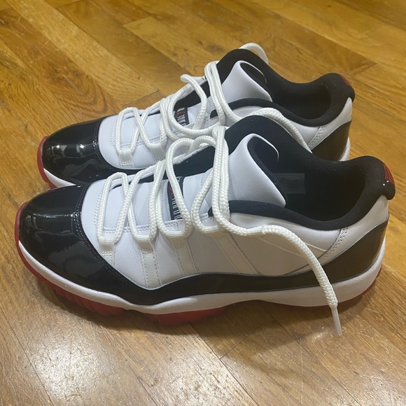Air Jordan 11 Retro Low Concord Bred Sz. 11